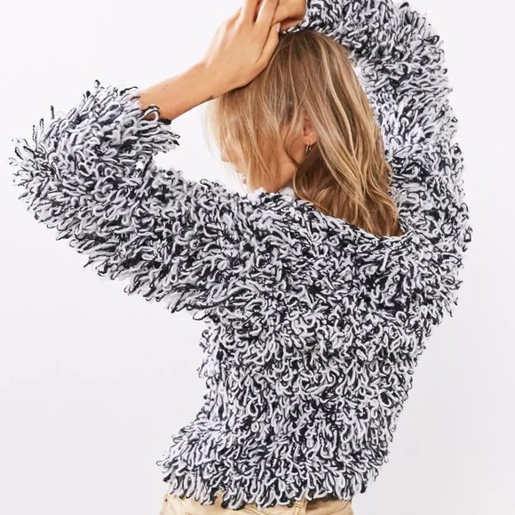 NWOT Urban Outfitters Glamorous Loopy Shaggy Fringe Sweater size XS-S - Picture 6 of 7